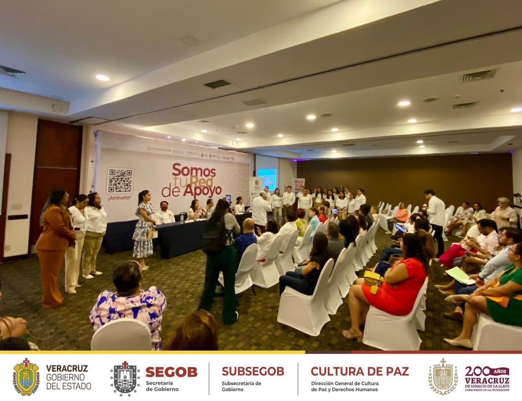 DGCPDH_Veracruz's tweet photo. ✅Hoy, la Lcda. Susana Fuentes, Jefa de la Oficina de Capacitación de #CulturaDePaz, acudió en representación del Secretario de Gobierno, el Lic. Carlos Juárez Gil, a la Inauguración de la 📎Reunión Estatal “Somos Tu Red de Apoyo”, organizado por CONAVIM y el IVM, en #BocaDelRío https://t.co/2iRnLXoxN5