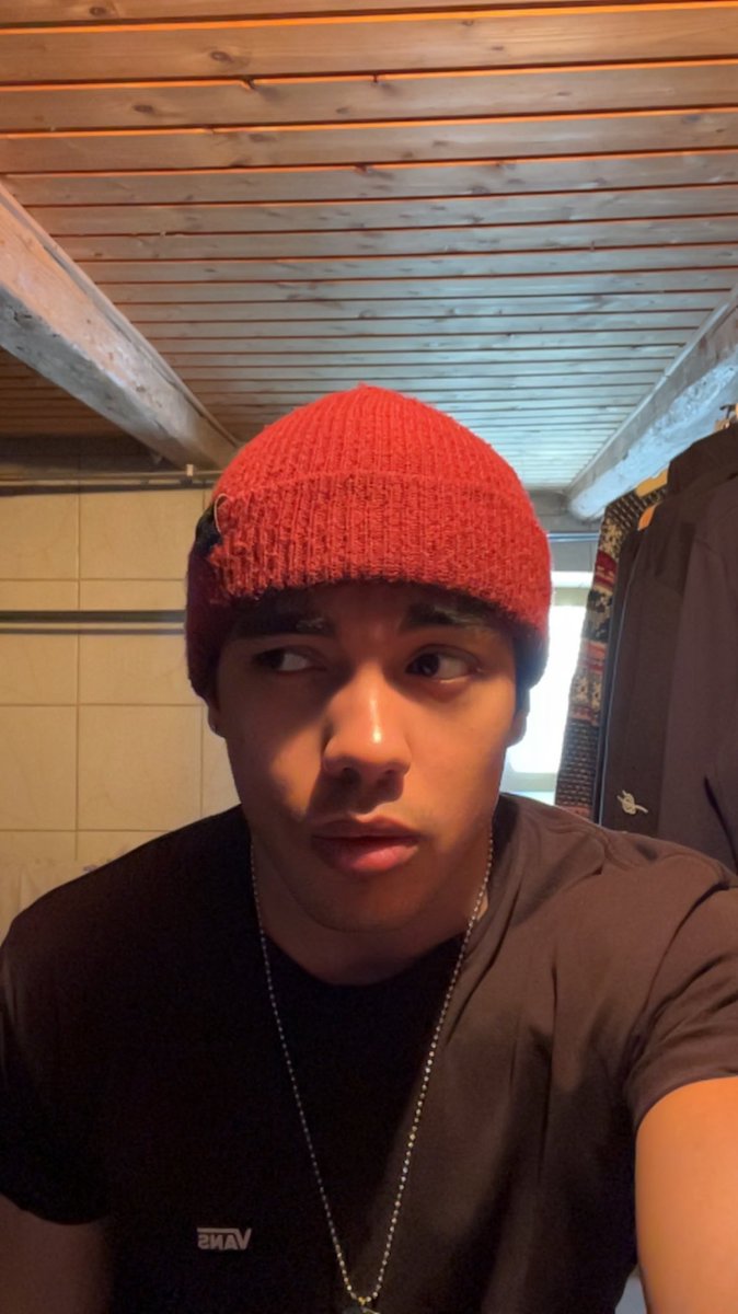 Sam tweet media