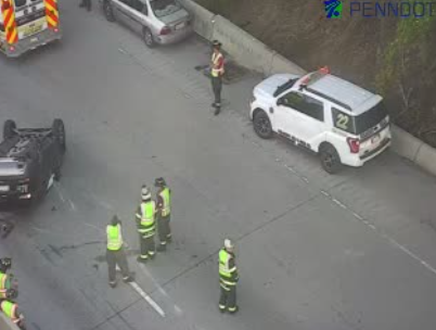 JJewell_Writer's tweet photo. Overturned vehicle crash and ambulance on the scene of this awful crash on I-76 headed east near Belmont Ave. @FOX29philly https://t.co/mCvqn6BwLN