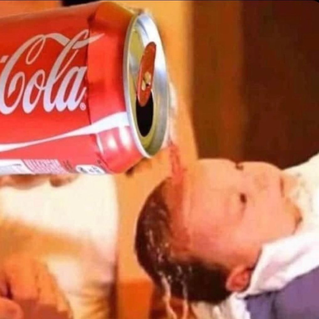 flushoney's tweet photo. lamento quem nao gosta de refrigerante mas abrir uma coquinha gelada é tudo de bom https://t.co/w2zIAbq3om