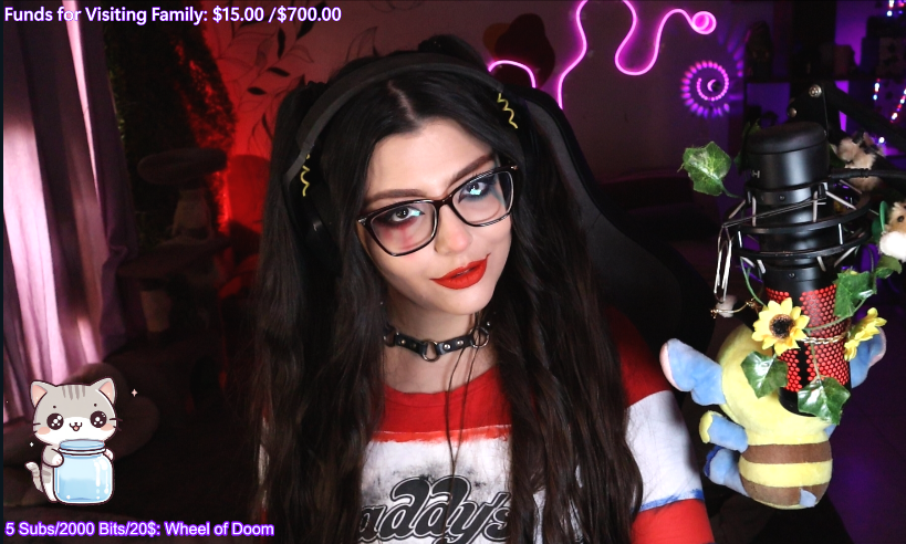 Day 2 of 4 of trying to get some funds to visit family and Miss Harley Bee showed up for some madness!

  Let's bring Harley Queen to #dbd and spice it up with some Special DBD Challenges! 

Join the Chaos?🔥 #StreamingNow #twitch