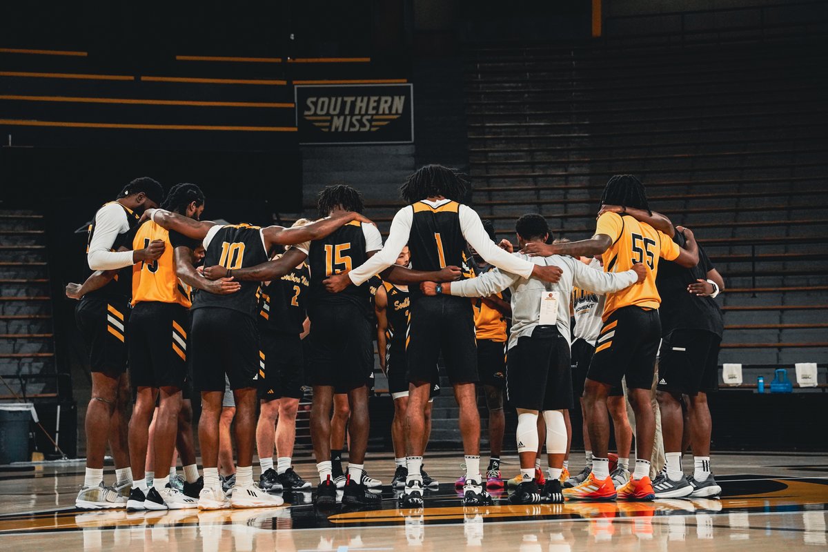𝙱𝚁𝙾𝚃𝙷𝙴𝚁𝙷𝙾𝙾𝙳 🫡

#LaFamilia | #SMTTT