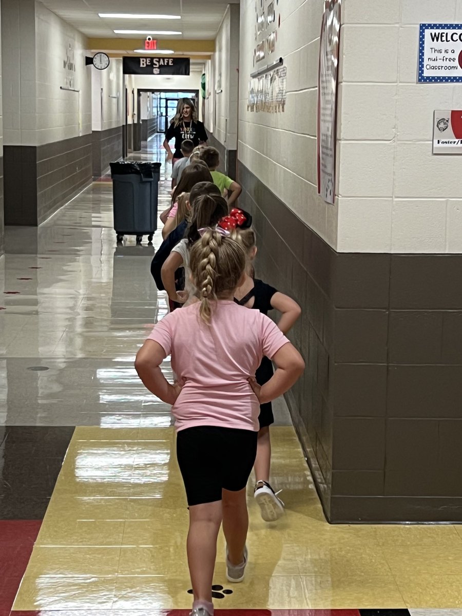 CirclevilleCity's tweet photo. Our littlest Tigers 🐯 have completed their staggered start to the ‘24-‘25 school year! They learned all about walking in lines, classroom expectations and school lunch! We are ready for all of our Tigers to be on campus together tomorrow ❤️ #TigersFirstDay https://t.co/7nytx6UgYh