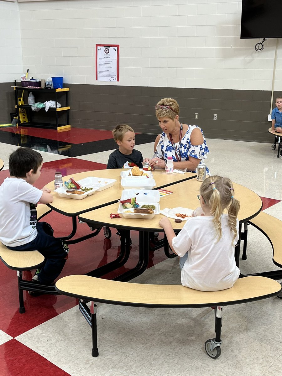 CirclevilleCity's tweet photo. Our littlest Tigers 🐯 have completed their staggered start to the ‘24-‘25 school year! They learned all about walking in lines, classroom expectations and school lunch! We are ready for all of our Tigers to be on campus together tomorrow ❤️ #TigersFirstDay https://t.co/7nytx6UgYh