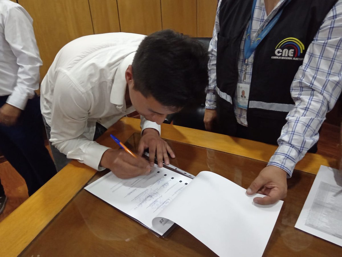 brandon_condor's tweet photo. Quiero agradecer a todos los jóvenes que han confiado en mí y en nuestro movimiento. Nuestro compromiso con la transformación social y la justicia es más fuerte que nunca. Seguiremos luchando por nuestros derechos y por un futuro mejor para todos. #ElPoderDeLaGente #GanarJuventud https://t.co/r1lZWSJ5Dr