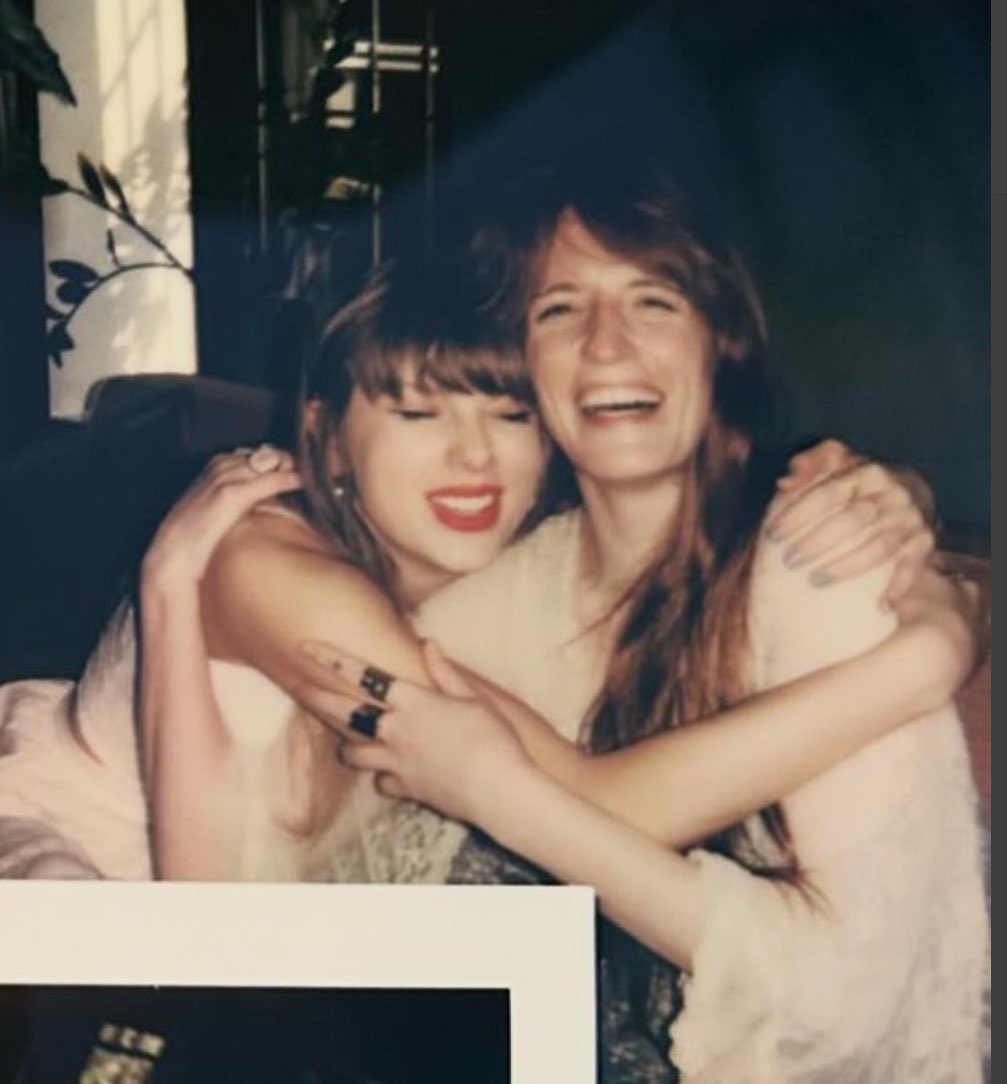 dontblamebritt's tweet photo. Taylor and Florence        Taylor and Florence
recording Florida!!!           at the eras tour 
for TTPD                             performing Florida!!! https://t.co/53iAbz9hpx