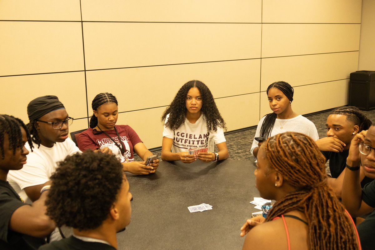 Starting the year off right with the Class of '28 

#TAMU #TAMU28