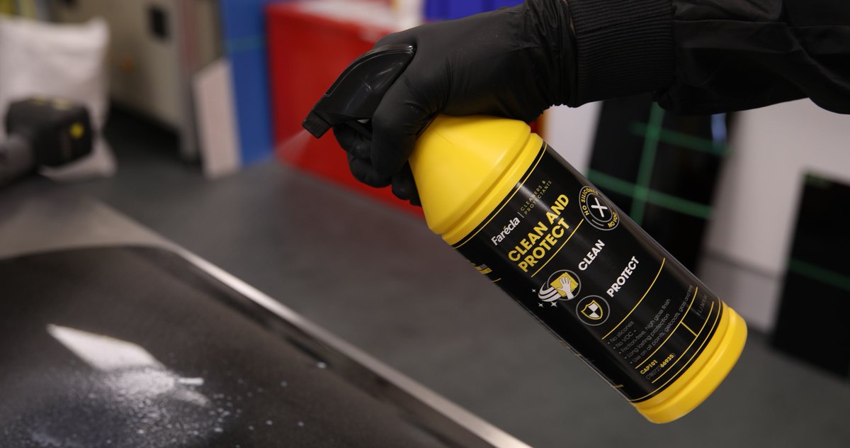 Remove dirt and residue, enhance gloss and adds  silicone-free layer of protection in one easy to use “wipe on, wipe off” product. Farécla Clean And Protect.

Find out more - l8r.it/KviV