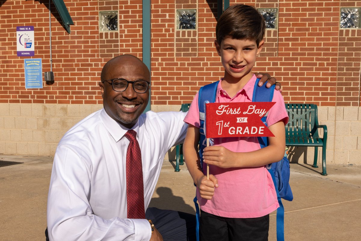 rockwoodschools's tweet photo. Here are some more scenes from a great first day of the 2024-2025 school year in Rockwood! #RSDFirstDay #PartnerPlanPromise
To see more first-day highlights, visit https://t.co/Tm9VwA4U3F https://t.co/zwRItfXN8q