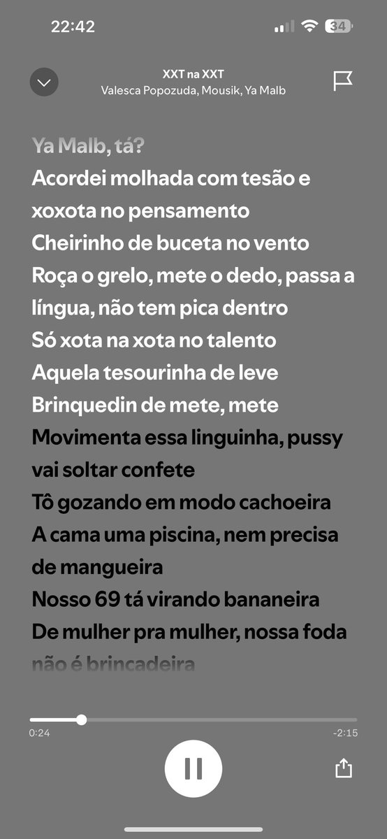 Valeska canetando