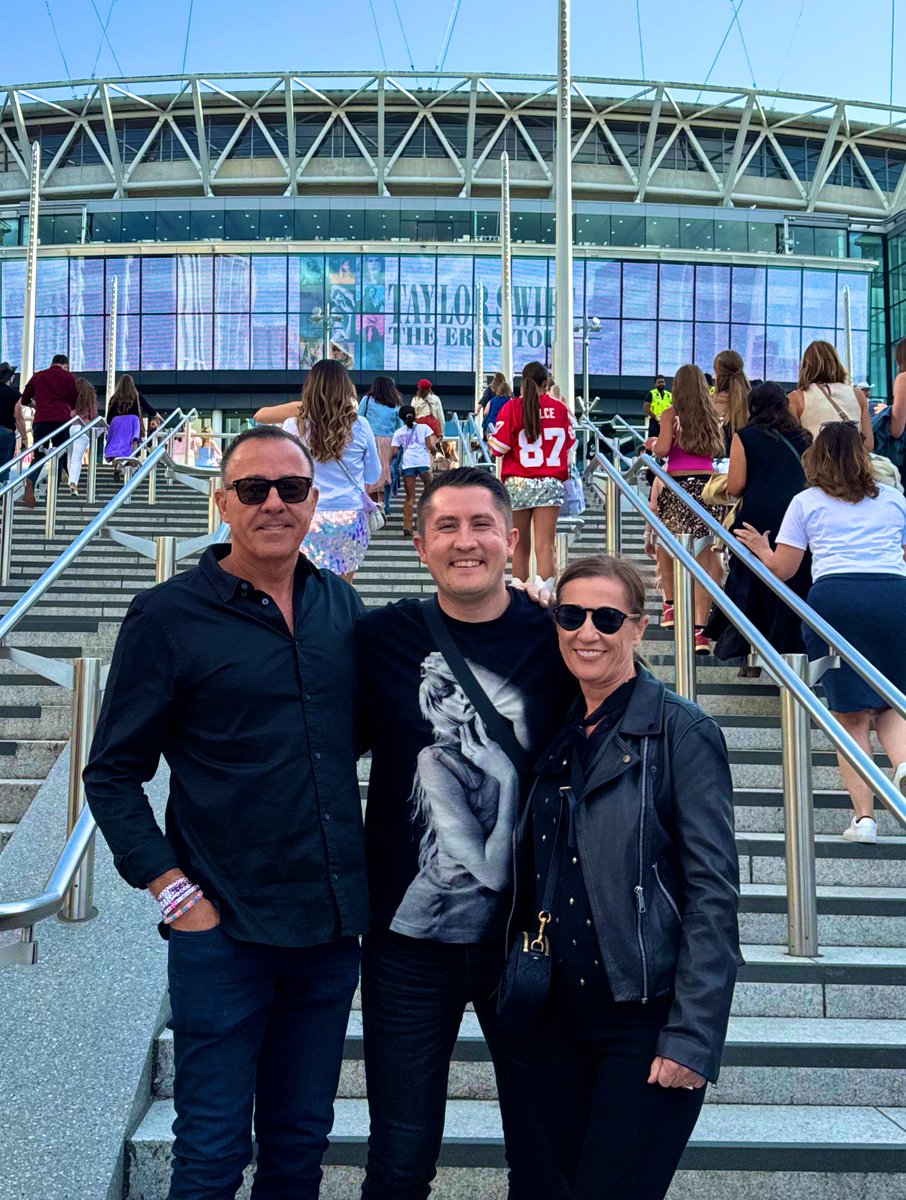 My parents are READY FOR IT! Their very first time seeing Miss Americana! Can’t wait to have the best day with them, today! 💚💫✨ #LondonTSTheErasTour <a href="/taylornation13/">Taylor Nation</a>