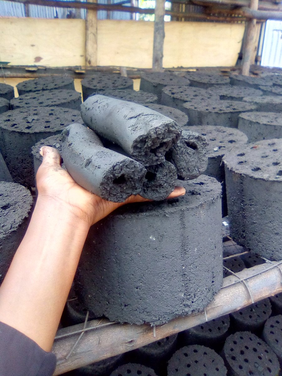 allen_namwase's tweet photo. *Focus on the VALUE not COST*
Below is one of the advantages make Briquettes an attractive option, even if the cost is similar to firewood.
✅Storage and transportation: Briquettes are often denser and take up less space, making them easier to store
#Biofire https://t.co/WJdKhbdy7m