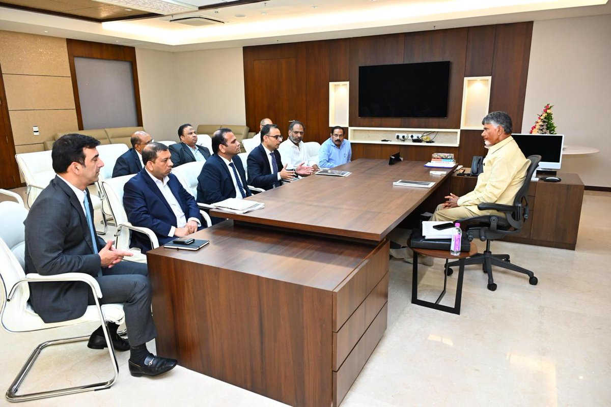 ncbn's tweet photo. Met with Managing Director of Brookfield’s renewable power and transition group, Mr Nawal Saini today. A leading investor in green initiatives, Brookfield has expressed a keen interest in investing in our State's renewable energy sector, particularly in solar, wind, and rooftop energy. Andhra Pradesh has the potential to lead in sustainable energy and pave the way for a greener future.