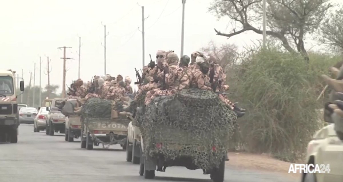 AFRICA24TV's tweet photo. 🇹🇩#Tchad, Awana Alhaji Mele Keremi, un commandant adjoint de haut rang de Boko Haram, s'est rendu à la Force opérationnelle multinationale mixte (#FMM) à Cross Kauwa. Il a avoué avoir participé à de nombreuses opérations terroristes. https://t.co/5dT3B2TbzX