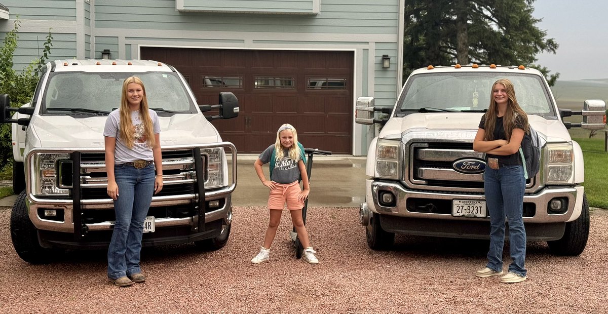 bethlutter's tweet image. And they’re off to school! 🚨Hoping it’s a great year for all students, teachers and administrators!