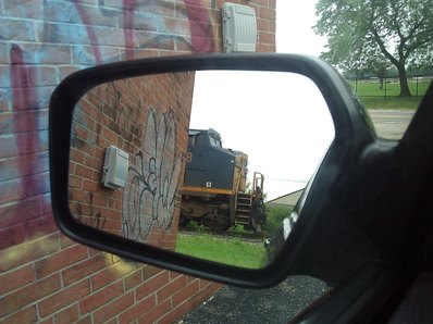 NSColsMP6's tweet photo. Sneaky @CSX on the Bert Line in Columbus, OH many years ago. https://t.co/rjeUb3v43c