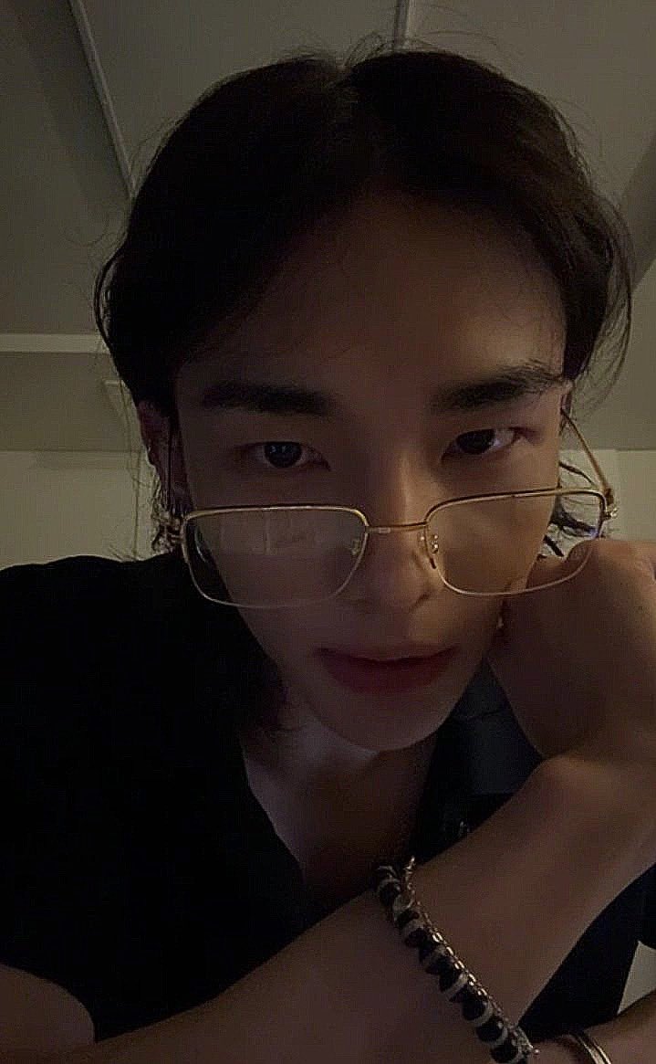itboyglobaI's tweet photo. HYUNJIN https://t.co/dn6BiIaZ85