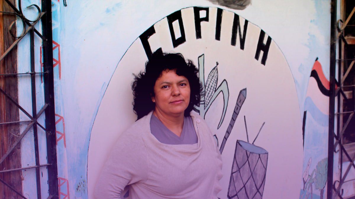 La justicia para Berta Cáceres no puede esperar más. Nos unimos para exigir la confirmación de las
sentencias contra los responsables de su asesinato. Juntas y juntos exijamos. #JusticiaParaBerta
#8AñosSinJusticia