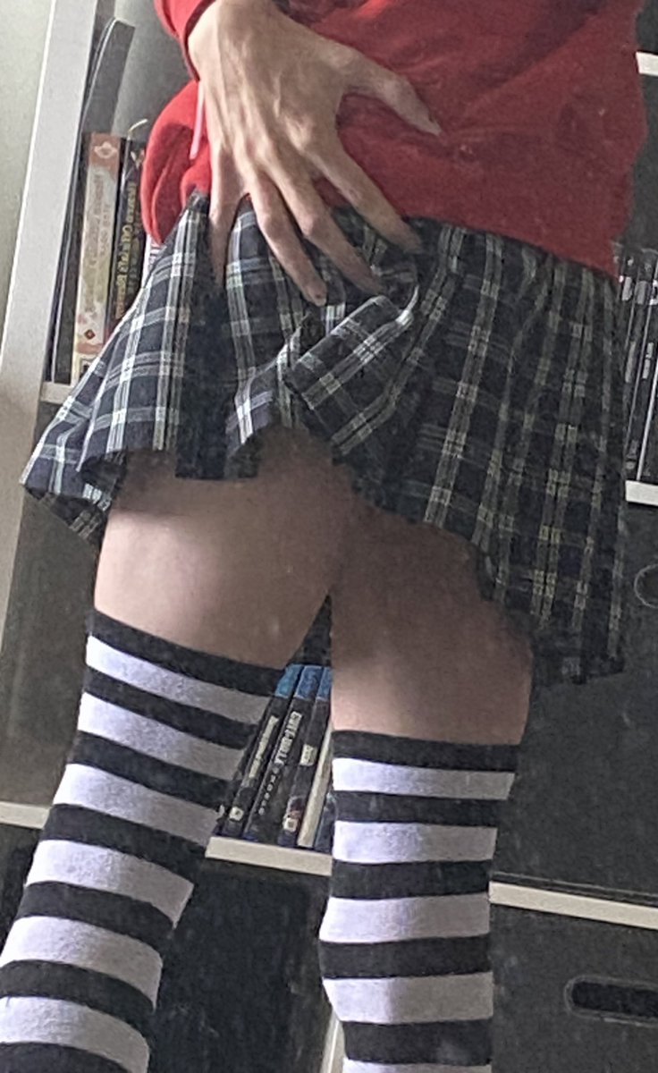 RileyTheFemboy's tweet photo. Anyone want to lift up my skirt? ;3
#Femboy #Thighs #nsfwtw https://t.co/8bhZJvEJ5E