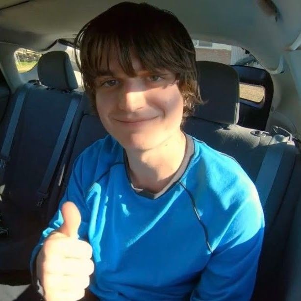 RobinFlintstone's tweet photo. No work day time to put on the laziest outfit known to man https://t.co/QChFjRY57x
