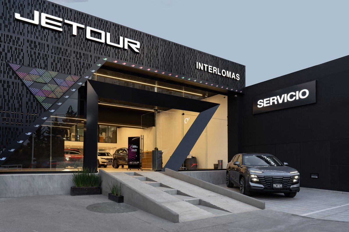 fenomeno_mx's tweet photo. ¡Estamos emocionados de anunciar la renovación de Jetour Interlomas! 
En solo 3 meses, transformamos una agencia pequeña en un espacio funcional y moderno, respetando el mezzanine y las instalaciones existentes. 
Conoce más sobre este y otros proyectos en: https://t.co/q1EHkYk1iy https://t.co/SEl3CbftNz