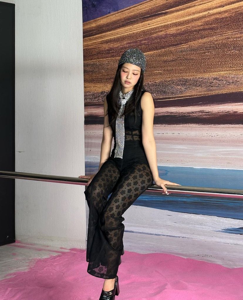 szlugline's tweet photo. ⠀ ⠀ ⠀ ⋮ ☰ #MAGGSTAGRAM
⠀ ⠀⠀ (@szlugline ) posted !
⠀ ⠀ ⠀ ⌕ 20.08.2024 | 18:33
⭐️: bts photos from my photo shoot for VOGUE
#PHOENIXDAILY https://t.co/0gReOy9ob6