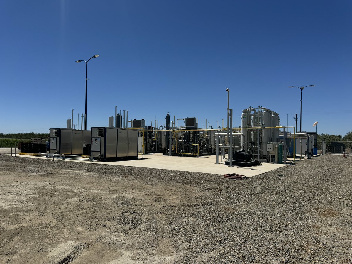 1nicolerice's tweet photo. Thank you @bp_America for hosting me at your Archaea RNG facility in Chowchilla. Learning how waste is converted into clean fuel never gets old. 🐄🚛🌿 https://t.co/HgaurF0p7M