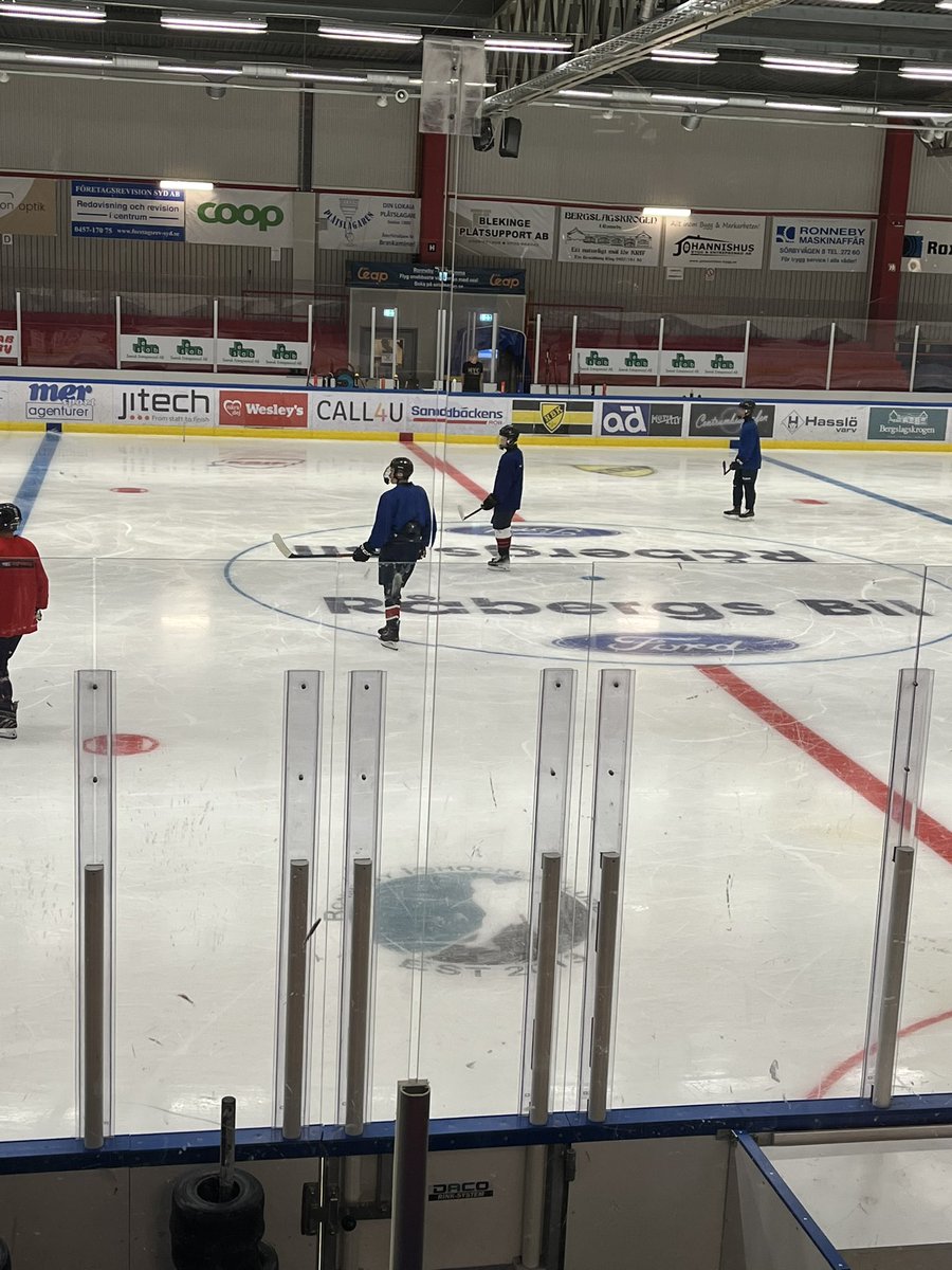 Första ispasset i nya hemmaarenan 
 för grabben. #krifj18 #underårig