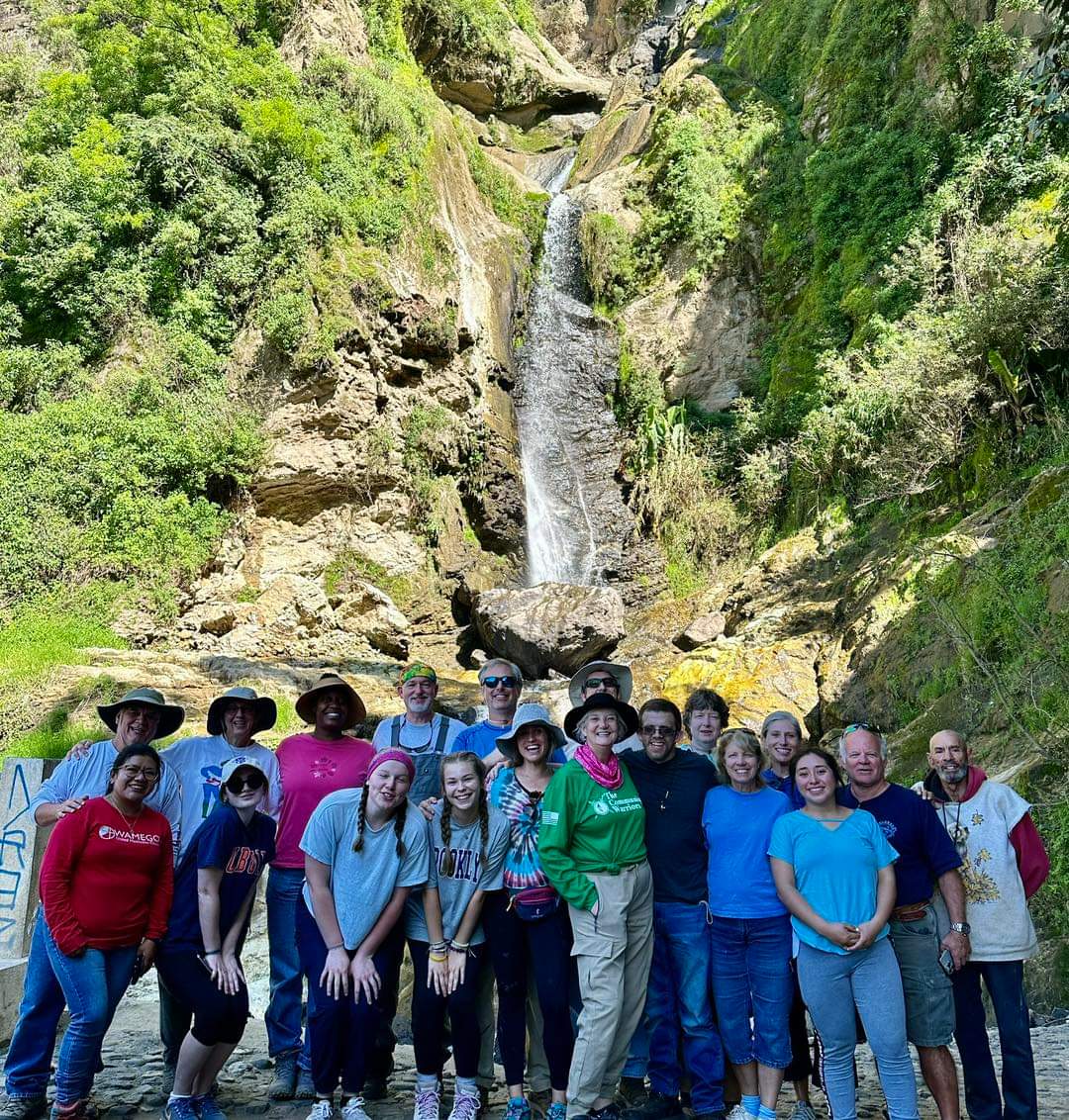 pcusabingewatch's tweet photo. First Presbyterian #Columbus #Georgia 
Mission trip with Porch De Salomon in Mayan highlands of #Guatemala. FPC group of 13 constructing homes for families in need. Group kept positive spirit as sharing the light of Christ during this journey.
#traveltuesday 
#Presbyterian #pcusa https://t.co/TnEuZ8hNof