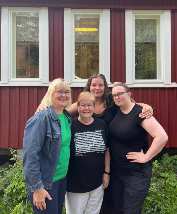 LempaalanV's tweet photo. #Lempäälä #Vasemmistoliitto valtuustoryhmä, varsinaiset ja varat. Satu Kosola, Vasemmisto Lempäälä Maarit Lakkala Hannele Lehikoinen Virva-Mari Rask https://t.co/L5h88D2mZF