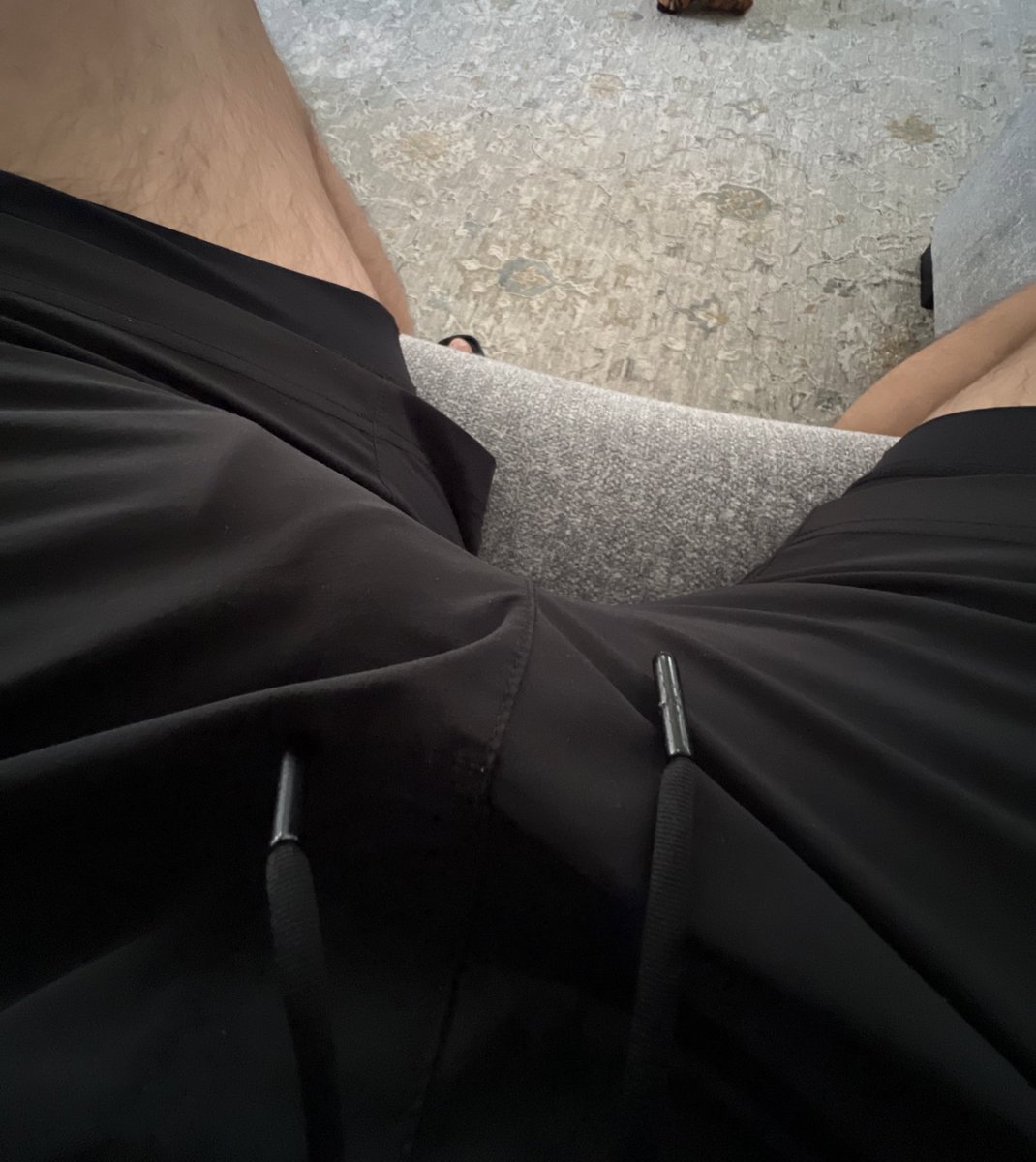 Just hanging rn… 🍆😎

might hit the beach today… 🏝️

what are you up to on this beautiful sunny day? ☀️🤙🏼