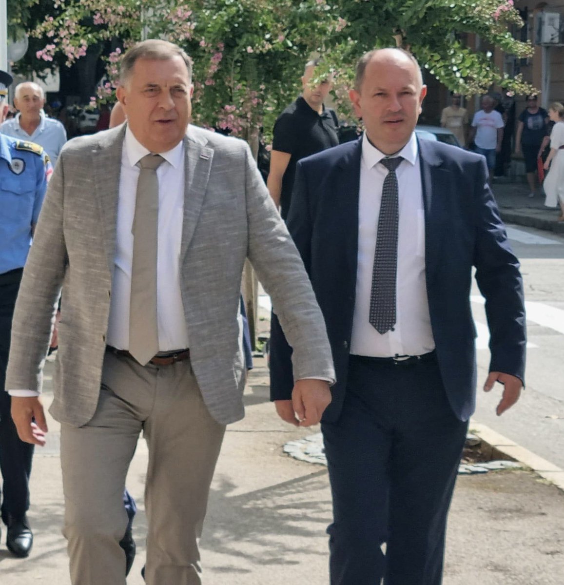 SnsdTrebinje's tweet photo. @MiloradDodik 
@lukapetrovictb https://t.co/P3dhabaELC