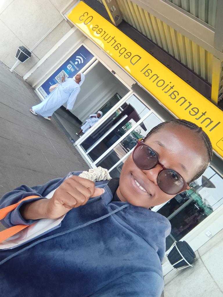 Thee_Laura_'s tweet photo. 9 August I accompanied 5 girls  to attend a STEM- camp in Ndola, Zambia. I was blessed to be amongst them and  also got to experience their innovative side and the diverse cultures from Zambia and Ghana.
This role came because @Camfed and the whole CAMA sisterhood believed in me. https://t.co/5AcztOdhiS
