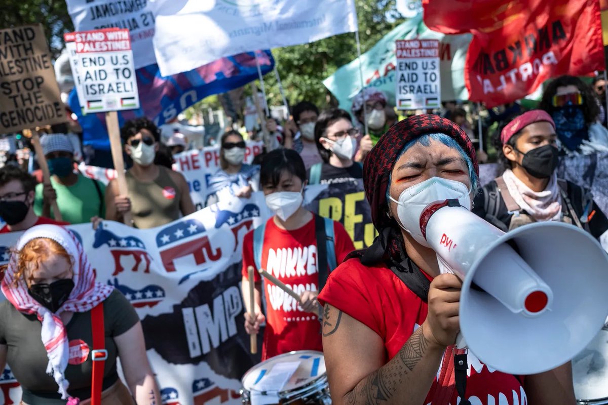 Primarily Peaceful Protests Mark the Opening of Democratic National Convention

Details from Chicago: rollingstone.com/politics/polit…