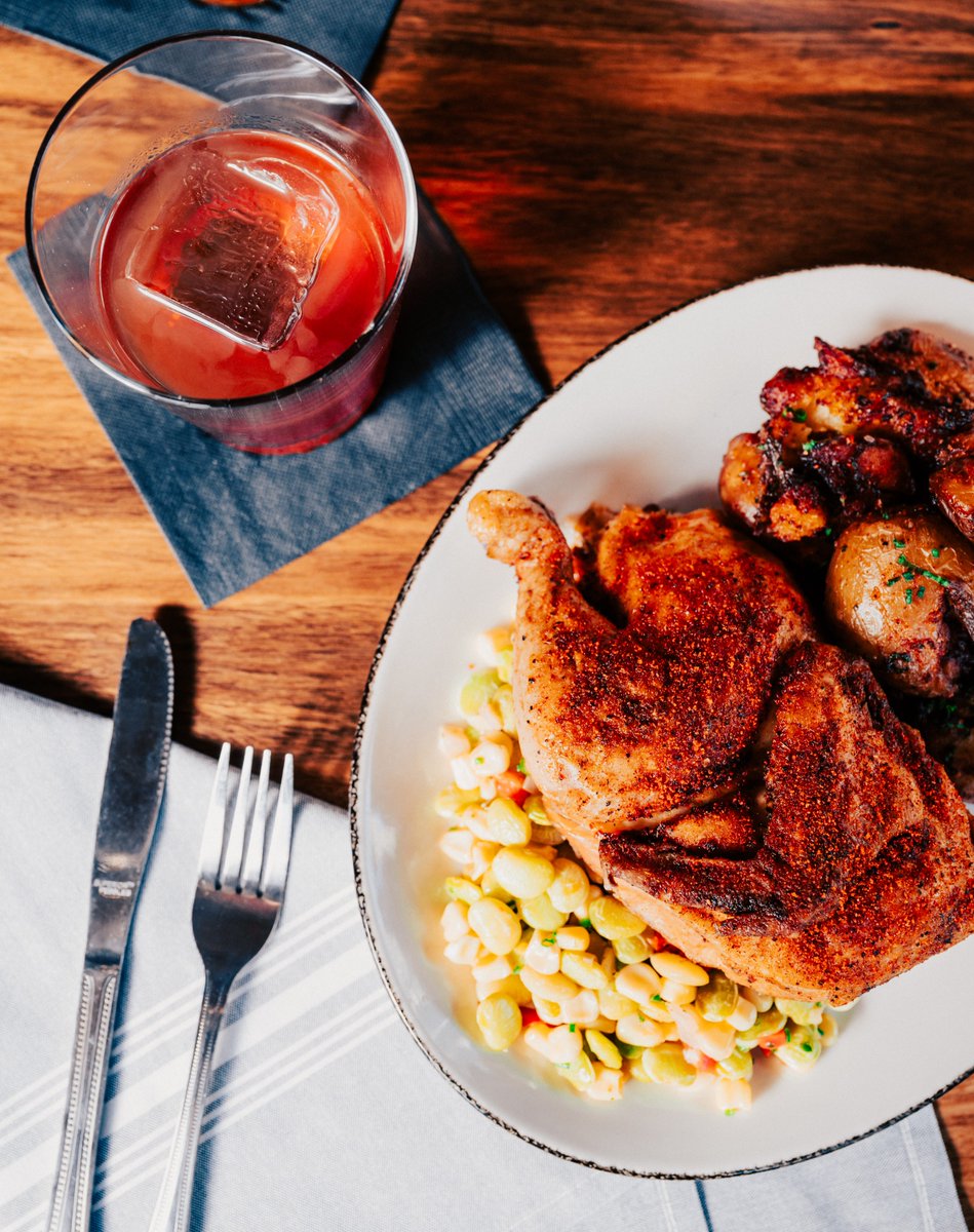 MWThisBar's tweet photo. This is what Southern comfort looks like! Whoβs joining us for lunch? π΄π₯
#ThisBar #TennesseeKitchen #MWThisBar #MorganWallen #DowntownNashville #NashvilleFoodie #NashvilleEats #OldFashioned #WhiskeyCocktail https://t.co/wPyG6yLWgh