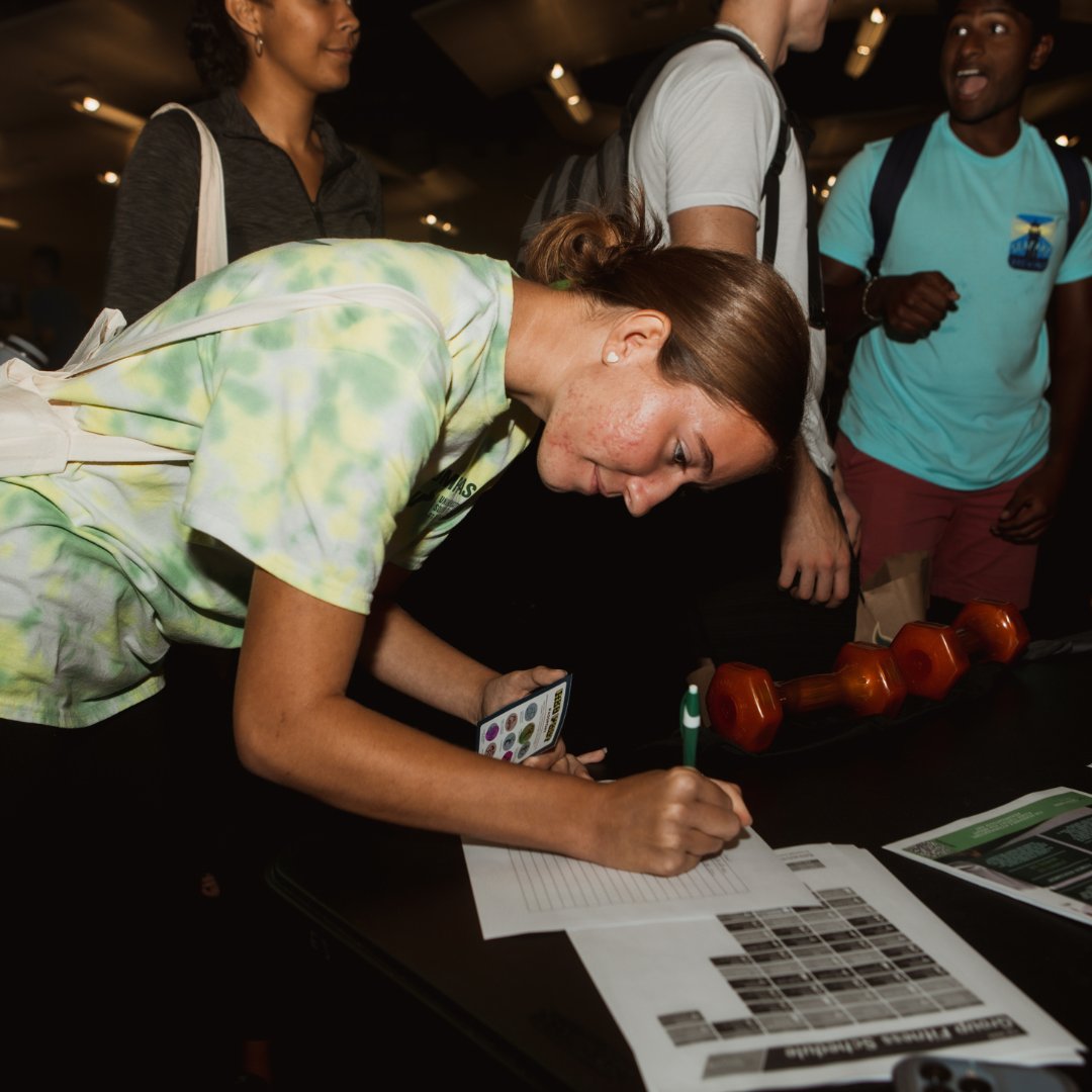 usf_rec's tweet photo. 👀  RecFest is just 1 week away! 

▶️ Find Your Fit! Come out to learn more about our Personal Training and  programs! 

🔗 Don't miss out on these great events at the REC Center! Sign up using the link in our bio!

🗓️ August 27th
⏰ 7-10 PM
📍 REC Center https://t.co/s6oJGSMWQd