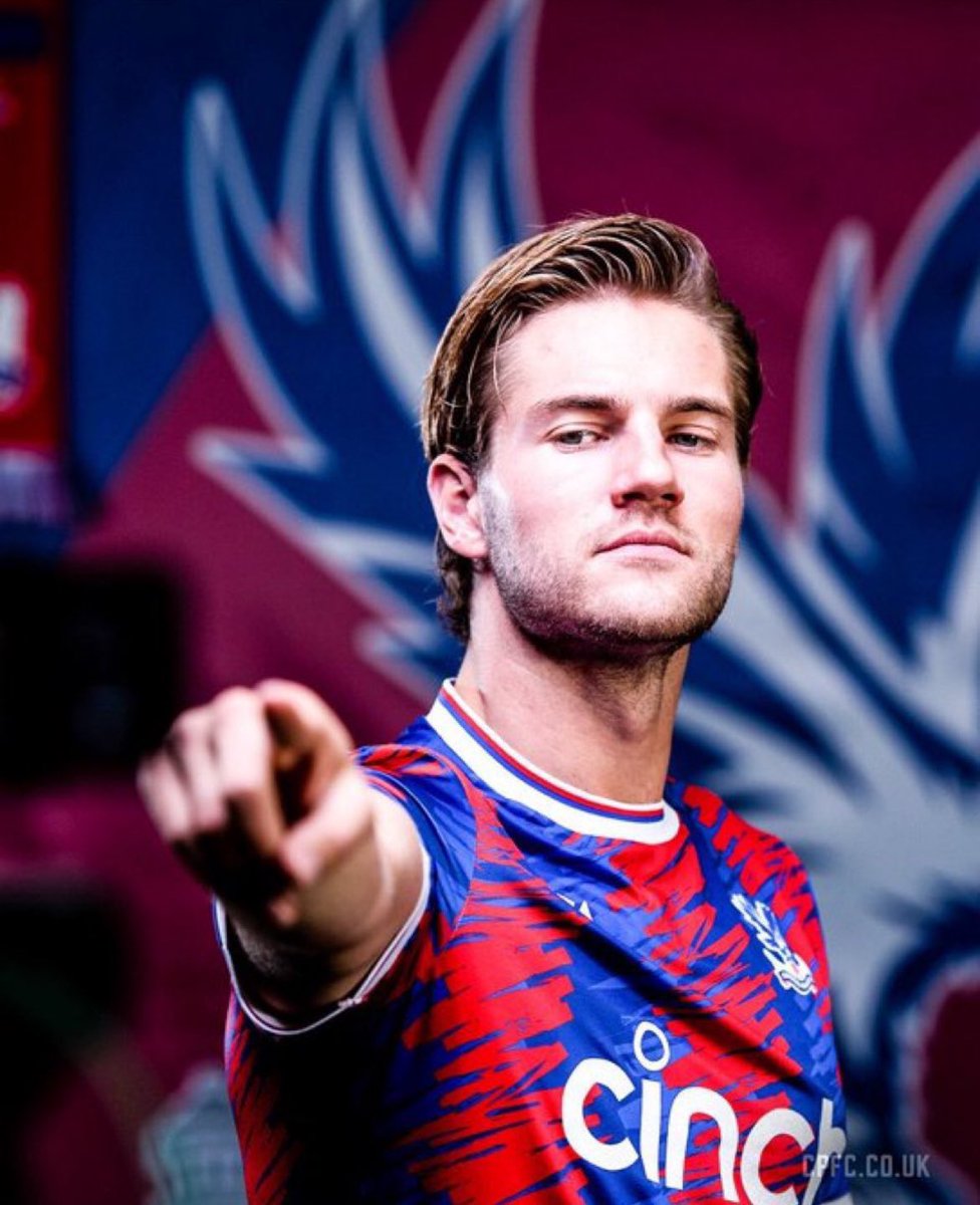 ahah211's tweet image. #الاتحاد ما زال الاقل دعماً يستحق مدافع قادر على قيادة خط الدفاع ..

اندرسن لاعب مميز جداً وإضافة كبيرة للفريق والدوري ..

النادي الأكثر شعبية في المملكة يريد الانصاف .

#يواكيم_اندرسن_مطلب_الاتحاديين 🟡⚫️