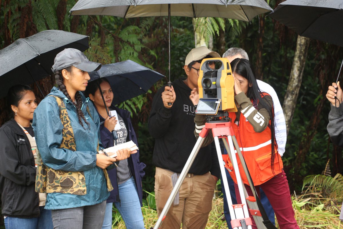 EPTEC_EC's tweet image. ¡𝑬𝒏𝒕𝒓𝒆𝒈𝒂 𝒆𝒙𝒊𝒕𝒐𝒔𝒂! Estación total #HiTarget con cámara de replanteo visual ya está en @u_ikiam. EPTEC, siempre apoyando a los futuros expertos geoespaciales.

eptec.net

@hitargetglobal
#educacion #topografia #estaciontotal #capacitacion #Conocimiento