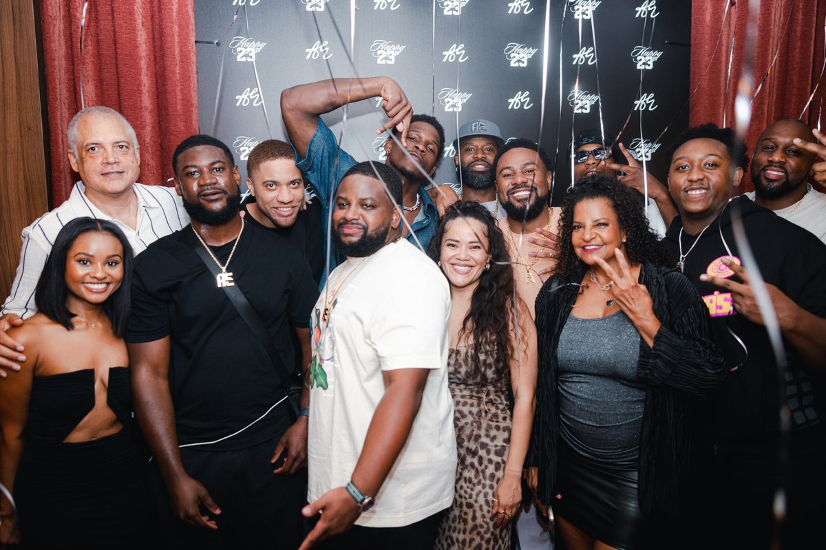 anthonyedwards's tweet image. It’s a lot of us