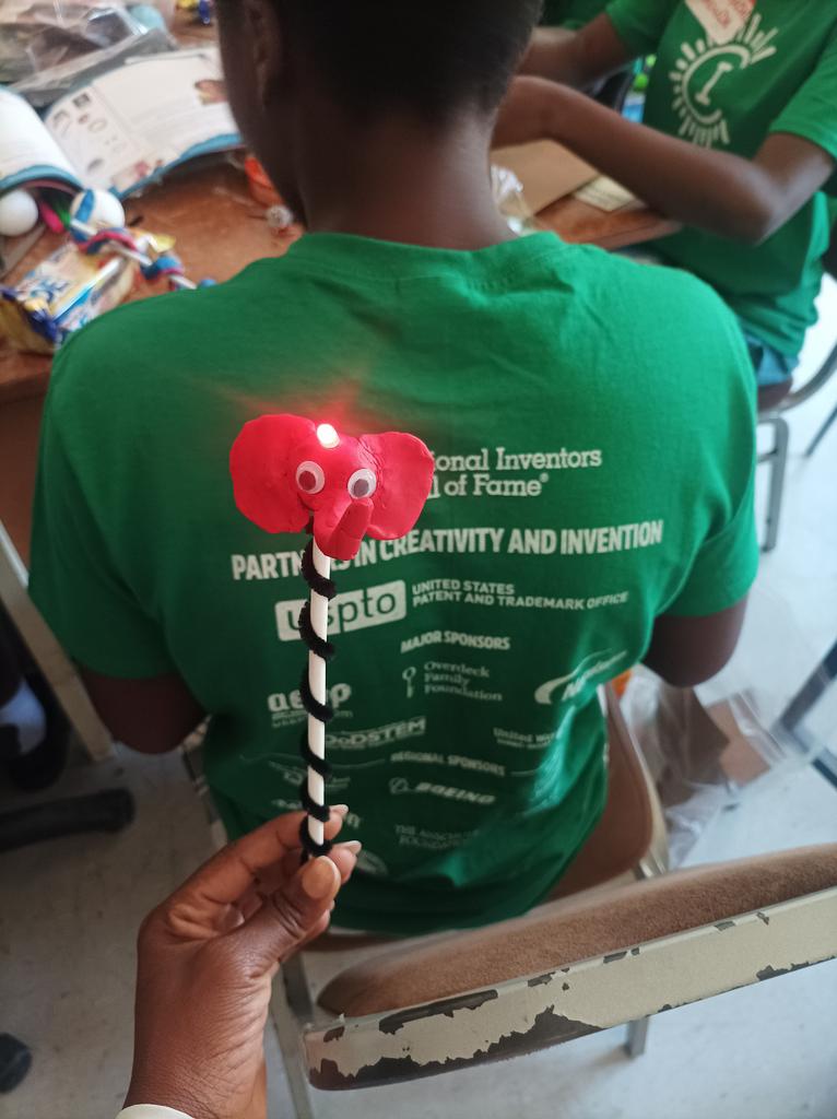 Thee_Laura_'s tweet photo. Highlight of the whole trip was experiencing the innovative side of my little sisters. This made me believe that education is indeed the key to a door to unlimited possibilities.
Thank @Camfed for the support, you believed in educating marginalized girls and you continue to do so https://t.co/lnv2lI8MZn