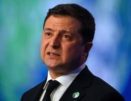 ATENÇÃO: governada pelo ditador, Volodymyr Zelensky, a Ucrânia acabou de PROIBIR A IGREJA ORTODOXA. O país já tinha proibido partidos de esquerda antes mesmo da guerra. Durante a guerra, proibiram a oposição e cancelaram as eleições. Agora o parlamento, sob domínio do ditador,