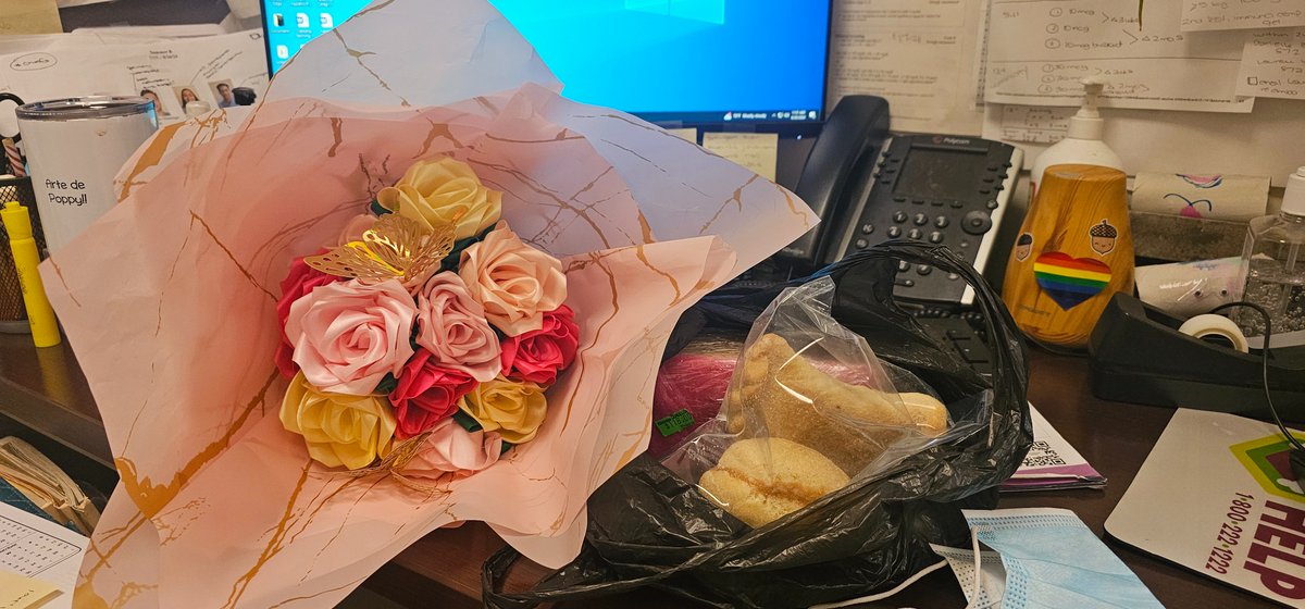 My 🍵 runneth over....honored to be chosen as a Tow Humanism in Medicine awardee. And this morning, saw teens I've cared for since they were BORN (!), including a patient that had a 💜 transplant  that made me these flowers just because. #PrimaryCare <a href="/GoldFdtn/">Gold Foundation</a> <a href="/UChiPritzker/">UChicago Pritzker School of Medicine</a>