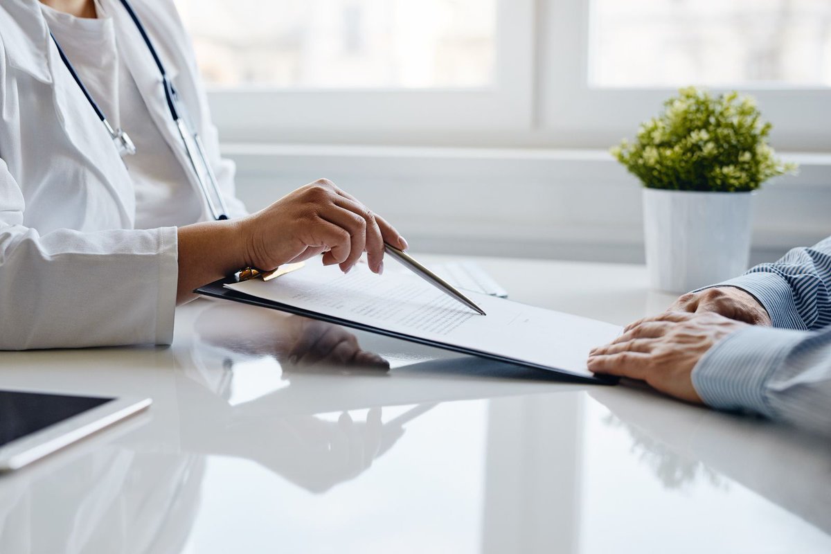 How can AI help patients avoid becoming a medical malpractice victim? A recent study used AI to simplify complex informed consent legal documents, helping millions better understand the care they’re about to receive and their rights as patients: buff.ly/3SRbFm0