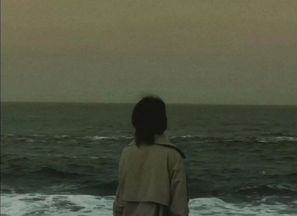 "Değmeden, 
ummadan, 
yük olmadan,
iz bırakmadan..."