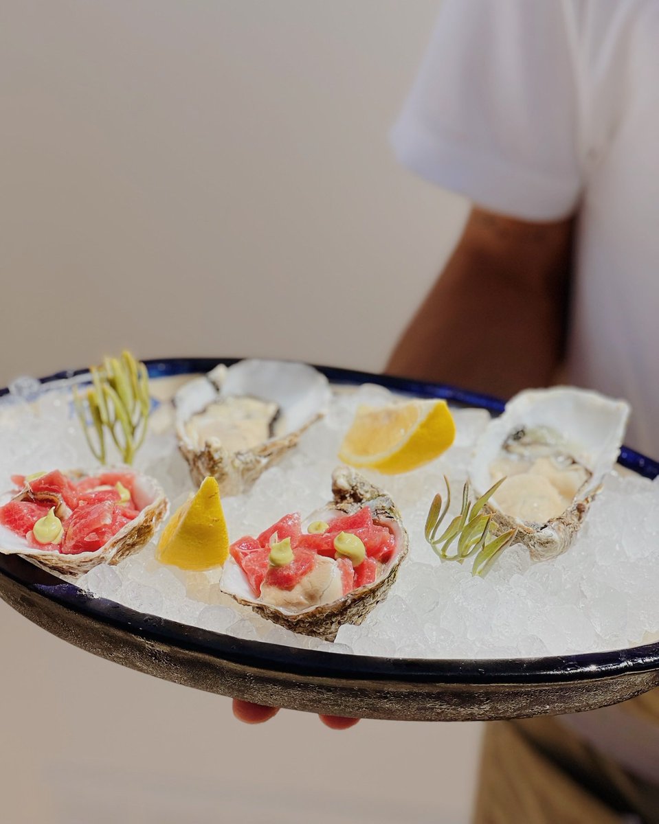 EsCodolForadat_'s tweet photo. A Es Còdol sempre trobareu les millors ostres al vostre gust. Veniu a tastar-les?? 🦪🤤🧡

#EsCòdolForadat #Formentera #oysters #algusto #gastronomia #season2024 #fyp https://t.co/A8q4S5t7Pj
