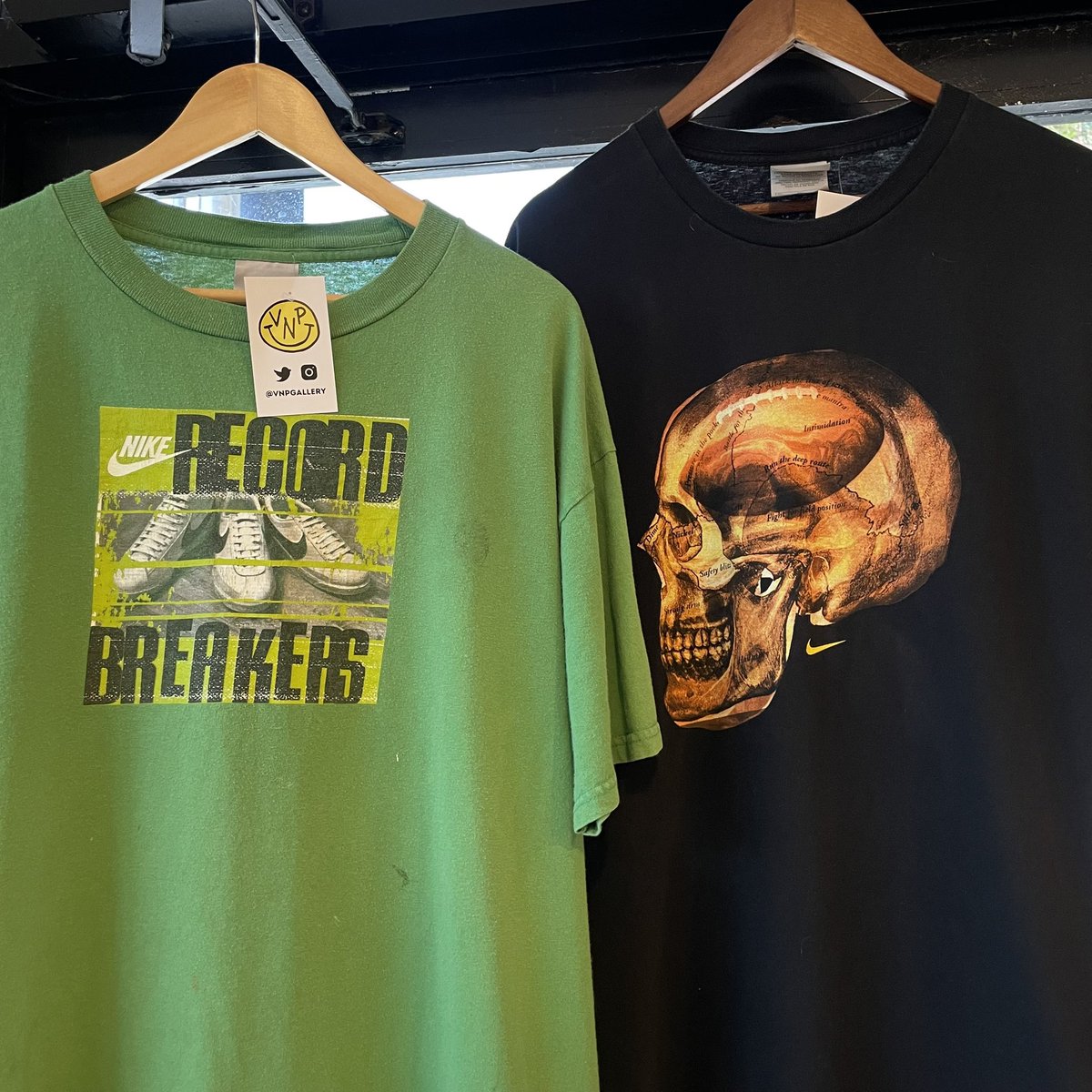vnpgallery's tweet photo. ♻️HAPPY TUESDAY♻️

STARTING OFF THE WEEK CORRECT🔥🫡

TONS OF NEW ITEMS ARE AVAILABLE TODAY FOR YALL😮‍💨🤌🏽

Here till 6pm🕕
🛍️Come shop with us today🛍️

427 Peoples St🏝️ https://t.co/fLdC9HC6Nb