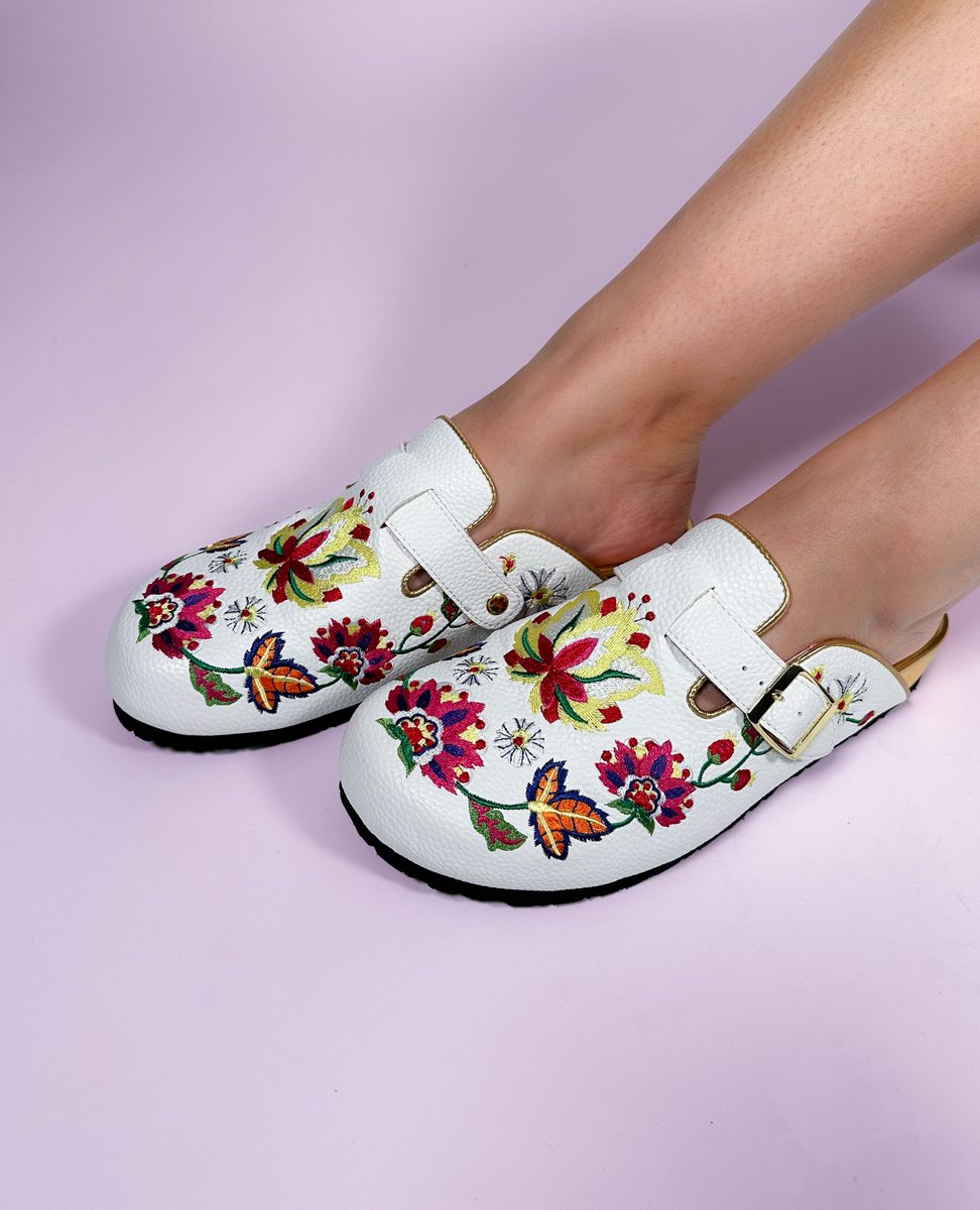 IrregularChoice's tweet photo. There's no horticulture without IC β€οΈπ±β¨ Whether you're tending to your plant babies or pottering about the garden, our 'Growing Free' mules are perfect for every occasion π
On sale now for Β£89 β‘οΈhttps://t.co/xvhDVgxV02
#irregularchoice #statementshoe #mules #shoeaddict https://t.co/h1q7QBGhPc