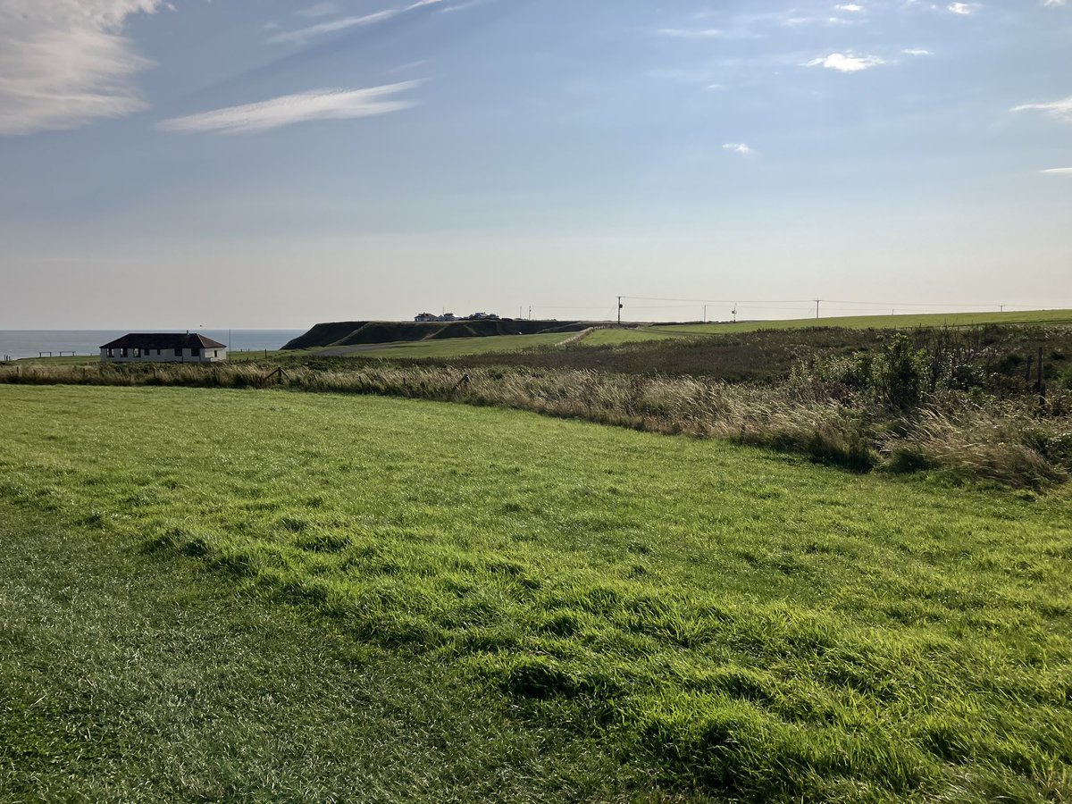 HazelSaddington's tweet photo. My pre season training this week🔵⚫️⚽️
Lets just say I’m a Norfolk girl through and through… absolutely not used to or made for these hills 🤦🏼♀️#yorkshire #feeltheburn #legsinbits #sendhelp https://t.co/JGKeFTl8kG