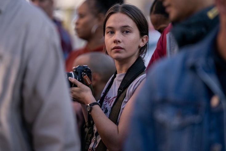 caileesbrasil's tweet image. #INTERAÇÃO 📣 — Qual das personagens que a Cailee já interpretou é sua favorita?