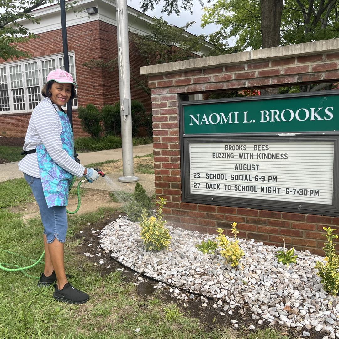 ACPSk12's tweet photo. @NaomiLBrooksES students are off to a great start! ππ« Theyβre exploring their new classrooms, building friendships and getting to know their teachers. It's going to be a year full of learning and fun! #ACPSBack2School #BacktoSchoolVA #ACPSIsTheBest https://t.co/2D4Z1sW4Sj